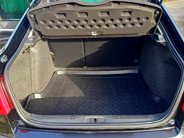 Черный Шкода Октавия, объемом двигателя 1.6 л и пробегом 240 тыс. км за 7200 $, фото 6 на Automoto.ua