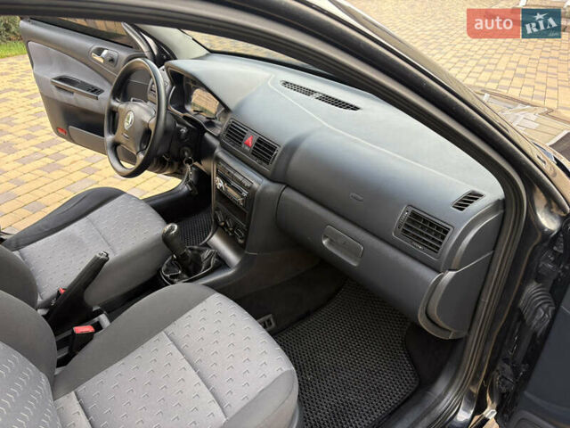 Чорний Шкода Октавія, об'ємом двигуна 1.6 л та пробігом 241 тис. км за 5700 $, фото 25 на Automoto.ua