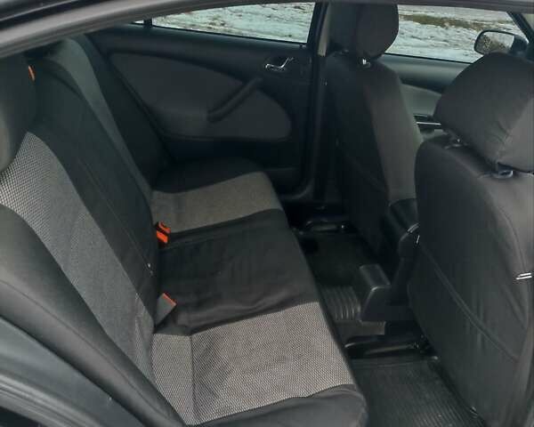 Чорний Шкода Октавія, об'ємом двигуна 1.6 л та пробігом 223 тис. км за 7000 $, фото 3 на Automoto.ua
