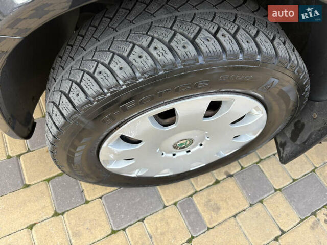 Чорний Шкода Октавія, об'ємом двигуна 1.6 л та пробігом 241 тис. км за 5700 $, фото 26 на Automoto.ua