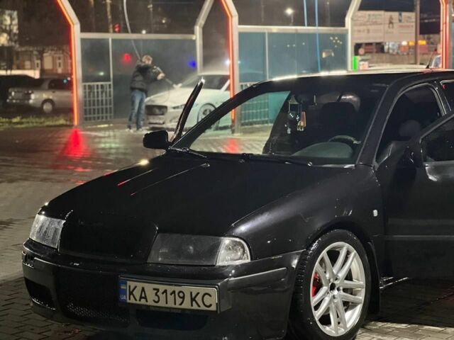 Черный Шкода Октавия, объемом двигателя 1.8 л и пробегом 280 тыс. км за 2600 $, фото 2 на Automoto.ua