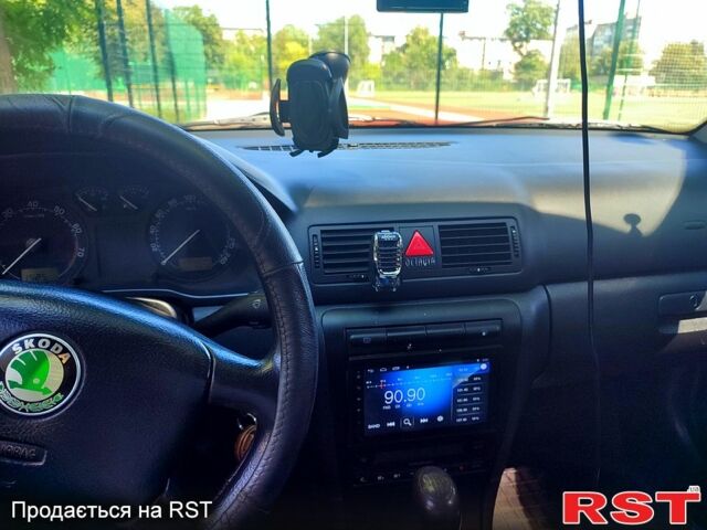 Черный Шкода Октавия, объемом двигателя 1.6 л и пробегом 225 тыс. км за 5900 $, фото 6 на Automoto.ua