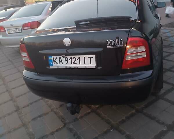 Черный Шкода Октавия, объемом двигателя 1.6 л и пробегом 431 тыс. км за 5500 $, фото 6 на Automoto.ua