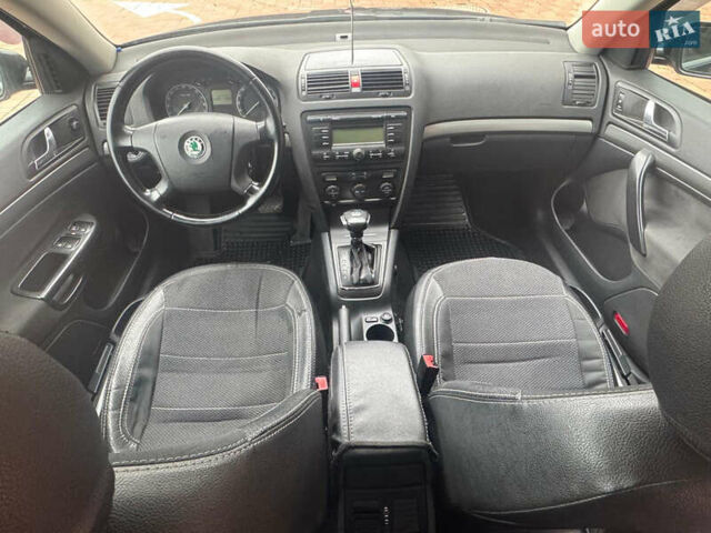 Черный Шкода Октавия, объемом двигателя 2 л и пробегом 230 тыс. км за 6950 $, фото 14 на Automoto.ua