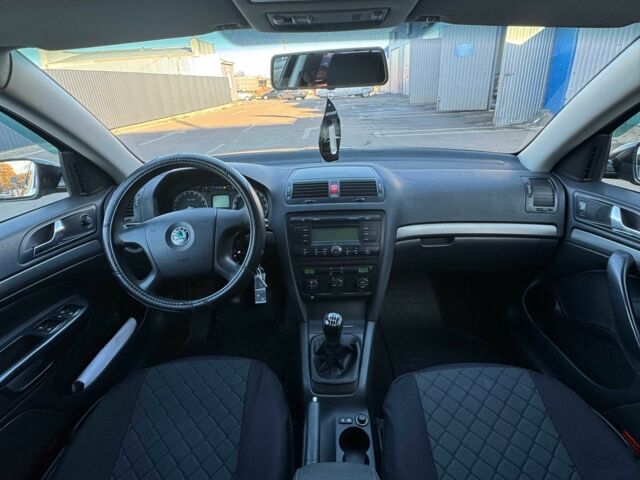 Черный Шкода Октавия, объемом двигателя 2 л и пробегом 192 тыс. км за 6400 $, фото 7 на Automoto.ua