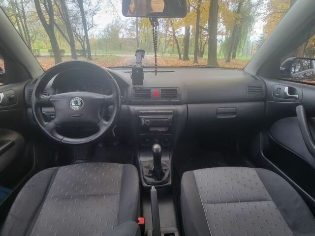 Черный Шкода Октавия, объемом двигателя 1.9 л и пробегом 234 тыс. км за 5200 $, фото 4 на Automoto.ua