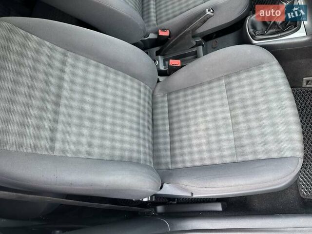 Черный Шкода Октавия, объемом двигателя 1.6 л и пробегом 215 тыс. км за 4950 $, фото 14 на Automoto.ua