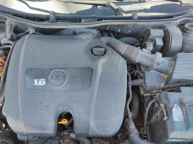 Чорний Шкода Октавія, об'ємом двигуна 1.6 л та пробігом 226 тис. км за 4800 $, фото 6 на Automoto.ua