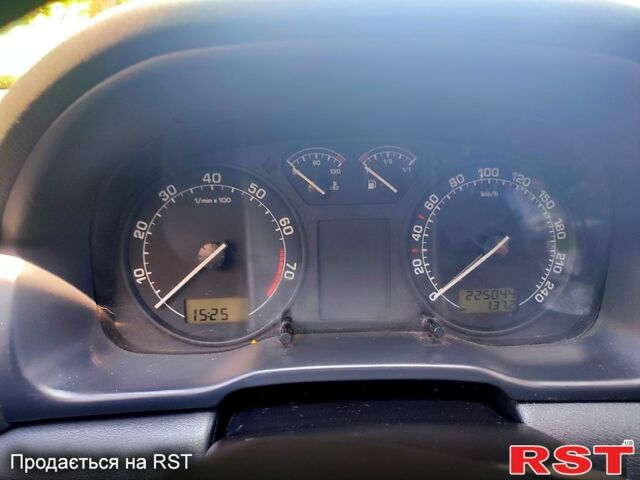 Черный Шкода Октавия, объемом двигателя 1.6 л и пробегом 225 тыс. км за 5900 $, фото 5 на Automoto.ua