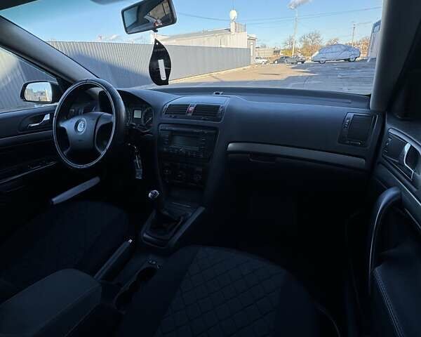 Черный Шкода Октавия, объемом двигателя 1.98 л и пробегом 192 тыс. км за 6400 $, фото 9 на Automoto.ua