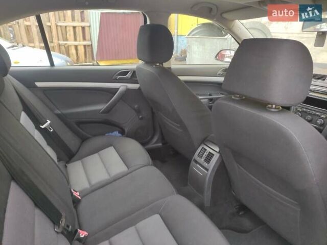 Черный Шкода Октавия, объемом двигателя 1.6 л и пробегом 198 тыс. км за 6999 $, фото 36 на Automoto.ua