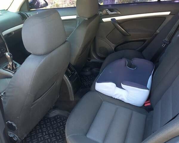 Черный Шкода Октавия, объемом двигателя 1.62 л и пробегом 210 тыс. км за 6500 $, фото 11 на Automoto.ua
