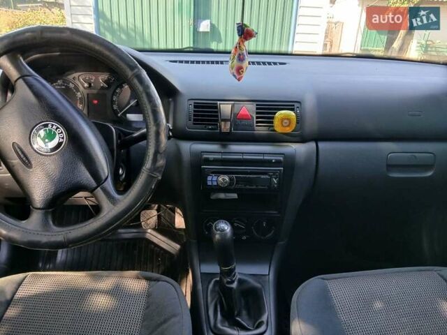 Черный Шкода Октавия, объемом двигателя 1.6 л и пробегом 183 тыс. км за 6000 $, фото 10 на Automoto.ua