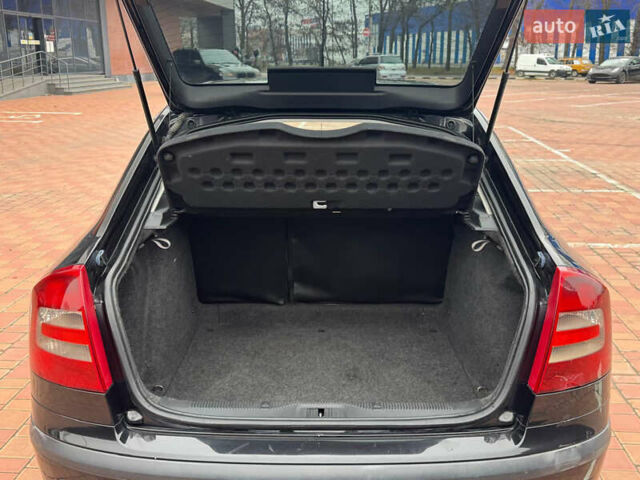 Черный Шкода Октавия, объемом двигателя 2 л и пробегом 230 тыс. км за 6950 $, фото 16 на Automoto.ua