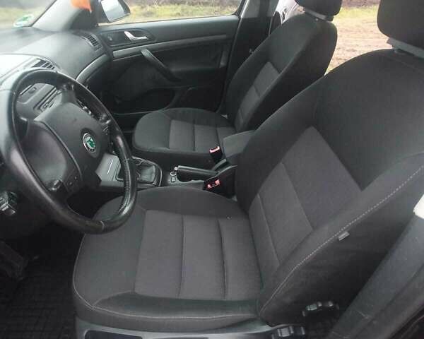 Черный Шкода Октавия, объемом двигателя 1.9 л и пробегом 219 тыс. км за 6500 $, фото 6 на Automoto.ua