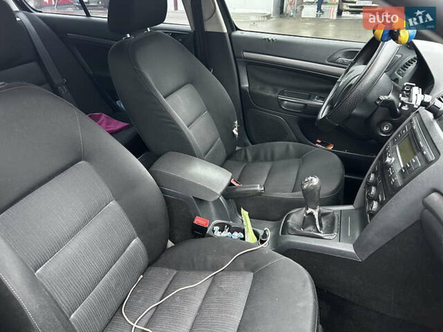 Черный Шкода Октавия, объемом двигателя 2 л и пробегом 263 тыс. км за 5700 $, фото 12 на Automoto.ua