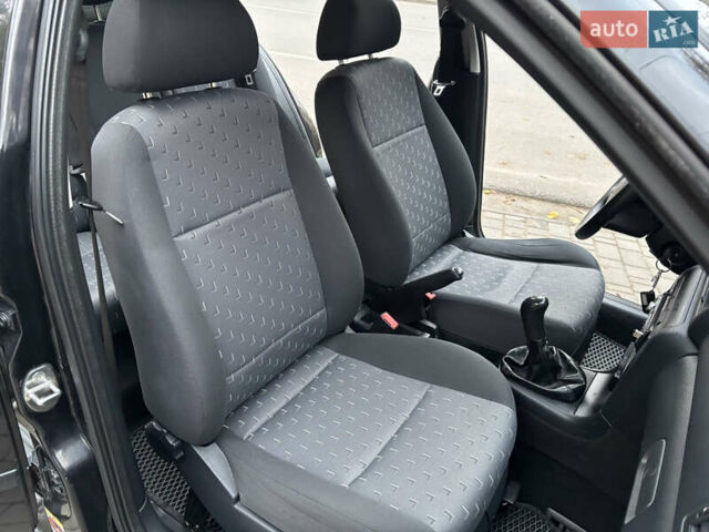 Чорний Шкода Октавія, об'ємом двигуна 1.6 л та пробігом 240 тис. км за 5650 $, фото 16 на Automoto.ua