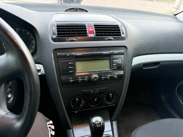 Чорний Шкода Октавія, об'ємом двигуна 1.6 л та пробігом 297 тис. км за 5500 $, фото 7 на Automoto.ua