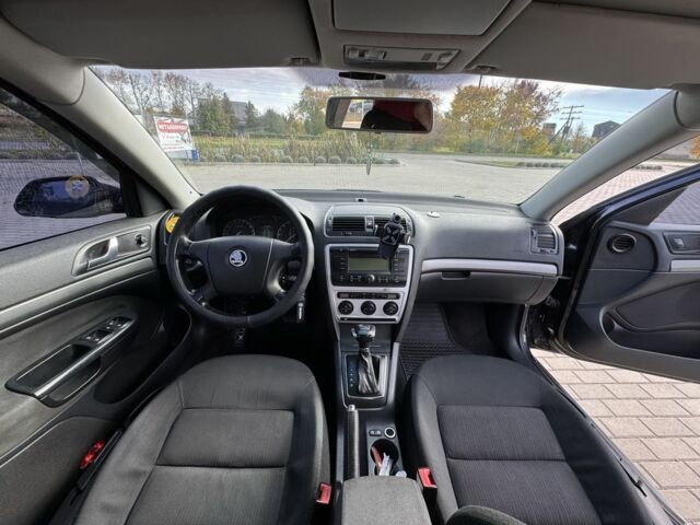 Черный Шкода Октавия, объемом двигателя 2 л и пробегом 266 тыс. км за 5900 $, фото 6 на Automoto.ua