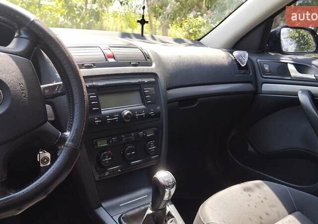 Черный Шкода Октавия, объемом двигателя 2 л и пробегом 250 тыс. км за 6600 $, фото 3 на Automoto.ua