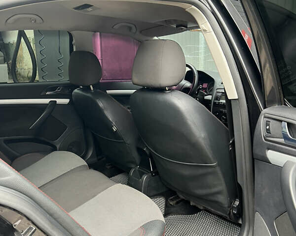 Черный Шкода Октавия, объемом двигателя 1.6 л и пробегом 301 тыс. км за 5600 $, фото 16 на Automoto.ua