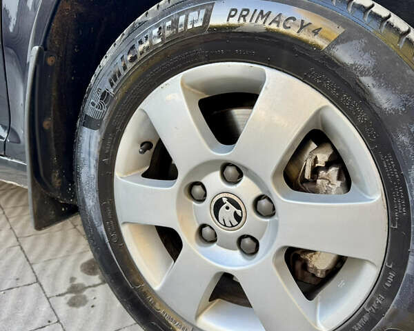 Шкода Октавія 2008 у Львові на Automoto.ua Чорний Шкода Октавія, об'ємом двигуна 1.98 л та пробігом 278 тис. км за 7900 $, фото 36 на Automoto.ua