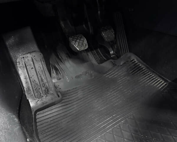 Черный Шкода Октавия, объемом двигателя 1.6 л и пробегом 132 тыс. км за 7950 $, фото 13 на Automoto.ua