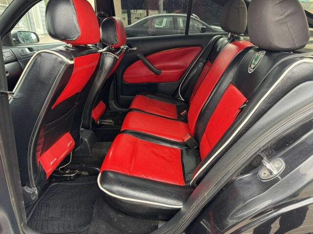 Чорний Шкода Октавія, об'ємом двигуна 1.8 л та пробігом 280 тис. км за 4300 $, фото 9 на Automoto.ua