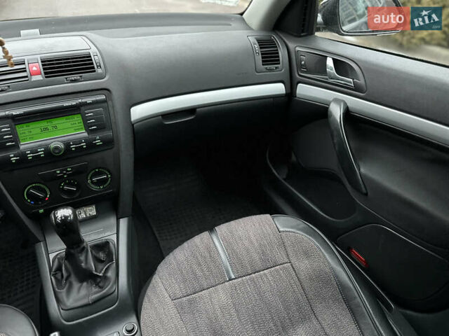 Черный Шкода Октавия, объемом двигателя 1.6 л и пробегом 223 тыс. км за 6300 $, фото 21 на Automoto.ua