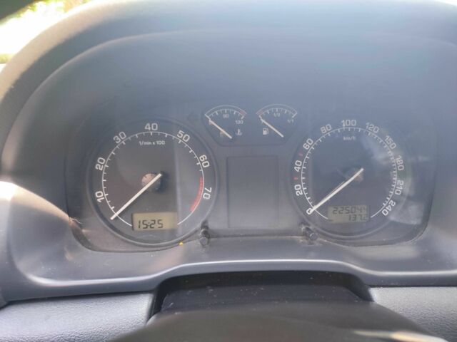 Чорний Шкода Октавія, об'ємом двигуна 1.6 л та пробігом 226 тис. км за 4800 $, фото 7 на Automoto.ua