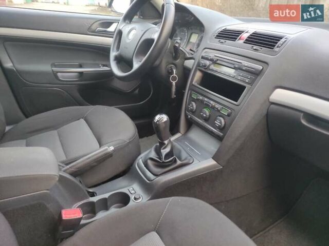 Черный Шкода Октавия, объемом двигателя 1.6 л и пробегом 198 тыс. км за 6999 $, фото 32 на Automoto.ua