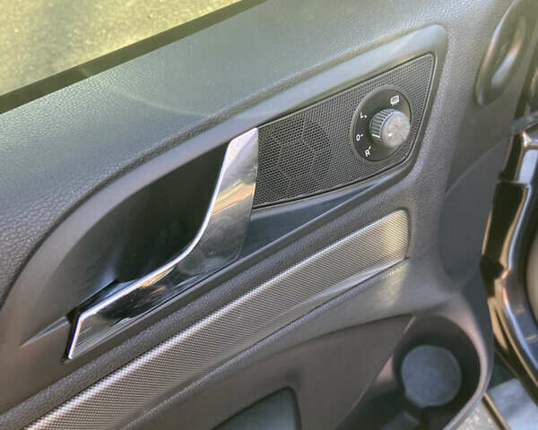 Чорний Шкода Октавія, об'ємом двигуна 1.98 л та пробігом 241 тис. км за 7500 $, фото 5 на Automoto.ua