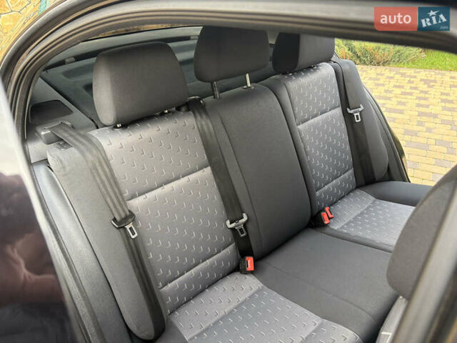 Чорний Шкода Октавія, об'ємом двигуна 1.6 л та пробігом 241 тис. км за 5700 $, фото 27 на Automoto.ua