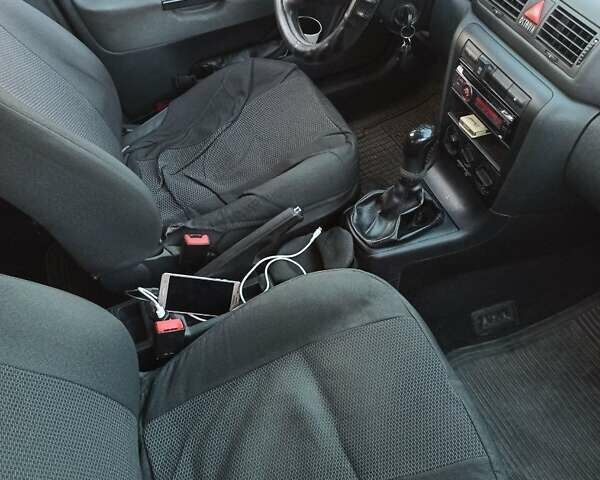 Чорний Шкода Октавія, об'ємом двигуна 1.6 л та пробігом 246 тис. км за 4800 $, фото 3 на Automoto.ua