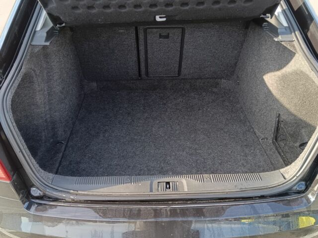 Черный Шкода Октавия, объемом двигателя 2 л и пробегом 198 тыс. км за 7850 $, фото 7 на Automoto.ua