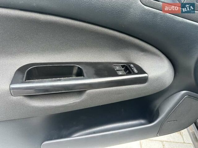 Черный Шкода Октавия, объемом двигателя 1.6 л и пробегом 215 тыс. км за 4950 $, фото 7 на Automoto.ua