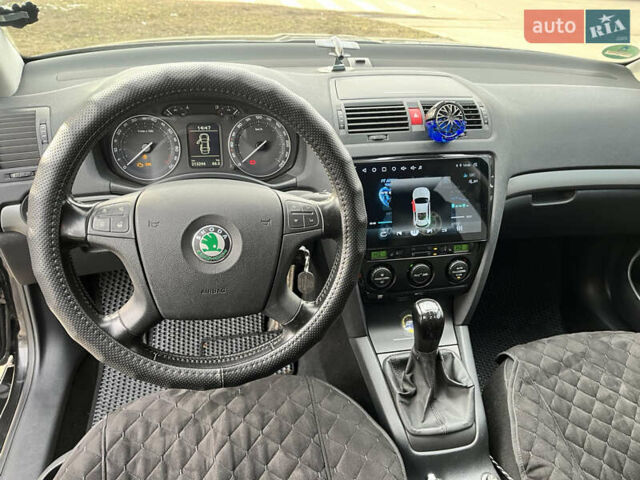 Черный Шкода Октавия, объемом двигателя 1.6 л и пробегом 216 тыс. км за 7600 $, фото 7 на Automoto.ua