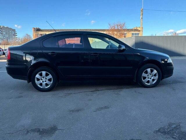 Черный Шкода Октавия, объемом двигателя 2 л и пробегом 192 тыс. км за 6400 $, фото 2 на Automoto.ua