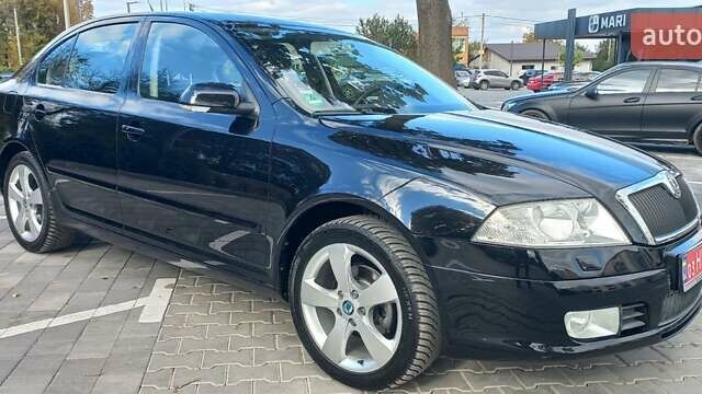 Черный Шкода Октавия, объемом двигателя 1.6 л и пробегом 145 тыс. км за 9250 $, фото 2 на Automoto.ua