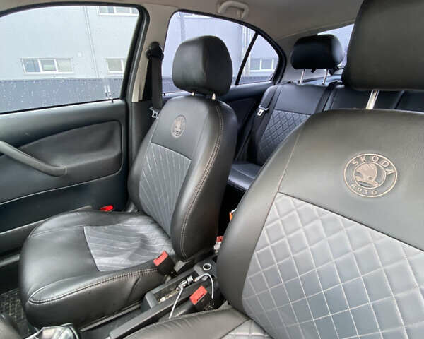 Чорний Шкода Октавія, об'ємом двигуна 1.6 л та пробігом 303 тис. км за 5650 $, фото 3 на Automoto.ua