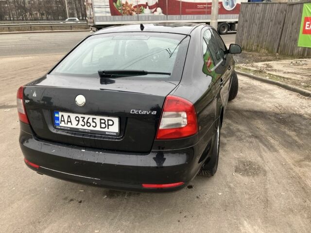 Черный Шкода Октавия, объемом двигателя 1.6 л и пробегом 367 тыс. км за 5200 $, фото 5 на Automoto.ua