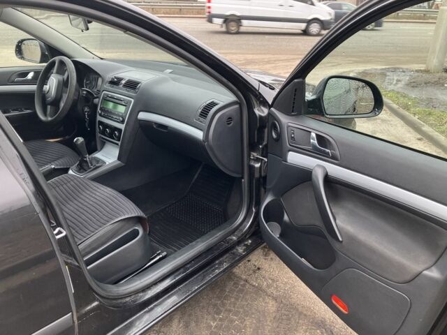 Черный Шкода Октавия, объемом двигателя 1.6 л и пробегом 367 тыс. км за 5200 $, фото 14 на Automoto.ua