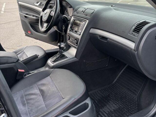 Черный Шкода Октавия, объемом двигателя 1.8 л и пробегом 211 тыс. км за 9000 $, фото 6 на Automoto.ua