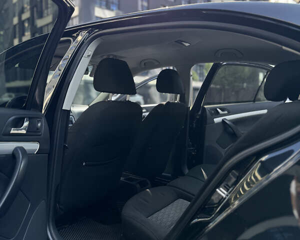 Черный Шкода Октавия, объемом двигателя 1.8 л и пробегом 295 тыс. км за 6500 $, фото 14 на Automoto.ua