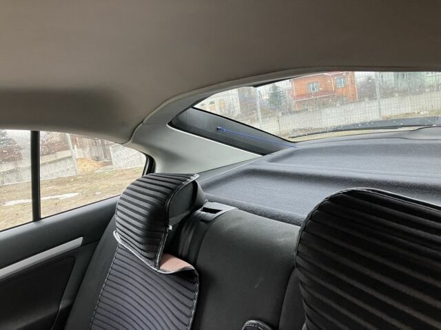 Черный Шкода Октавия, объемом двигателя 1.6 л и пробегом 367 тыс. км за 5200 $, фото 21 на Automoto.ua