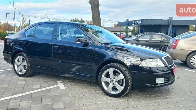 Черный Шкода Октавия, объемом двигателя 1.6 л и пробегом 145 тыс. км за 9250 $, фото 7 на Automoto.ua
