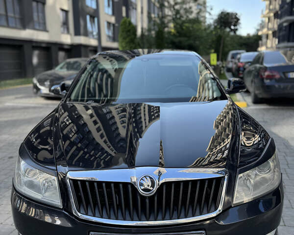 Черный Шкода Октавия, объемом двигателя 1.8 л и пробегом 295 тыс. км за 6500 $, фото 5 на Automoto.ua