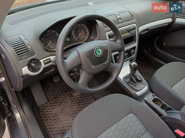 Черный Шкода Октавия, объемом двигателя 1.4 л и пробегом 170 тыс. км за 7700 $, фото 20 на Automoto.ua