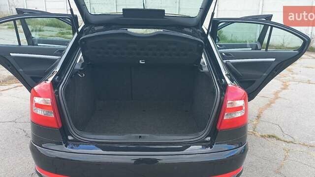 Черный Шкода Октавия, объемом двигателя 1.6 л и пробегом 145 тыс. км за 9250 $, фото 65 на Automoto.ua