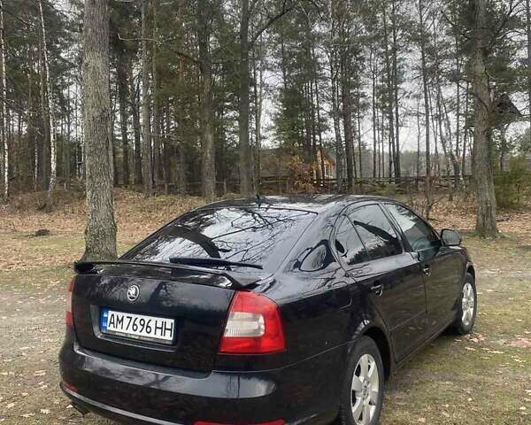 Черный Шкода Октавия, объемом двигателя 1.8 л и пробегом 220 тыс. км за 7500 $, фото 3 на Automoto.ua